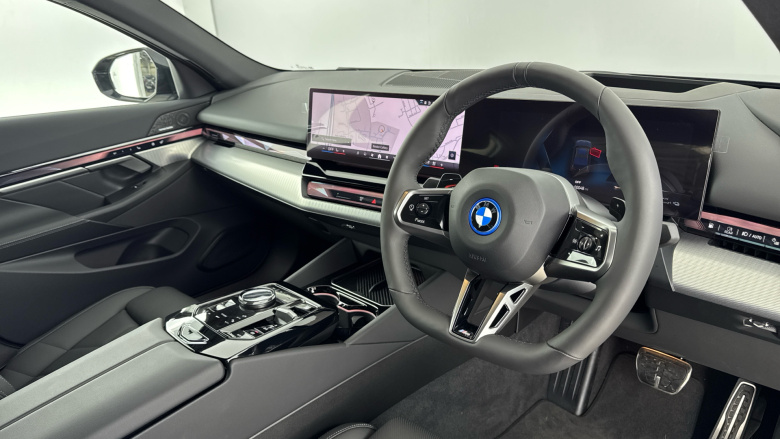 BMW 5 Series 550e xDrive M Sport Pro 4dr Auto [Tech+/Comfort+] Saloon